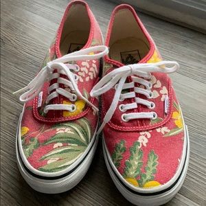 Women’s size 7 Hawaiian Vans